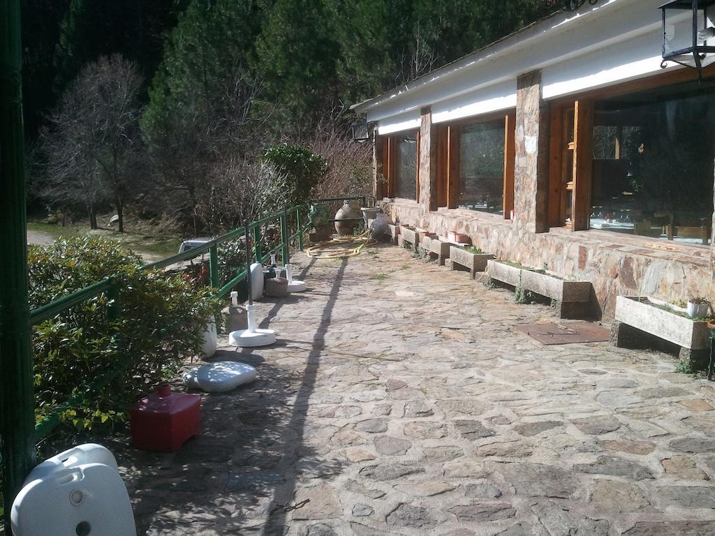 Hostal-Restaurante Fogon De Gredos Guisando Exterior foto